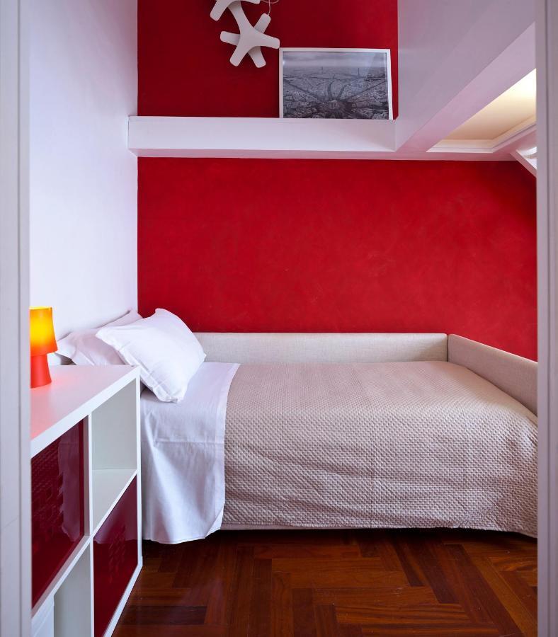 Elegant Apartment At Chiaia By Wonderful Italy Napoli Esterno foto