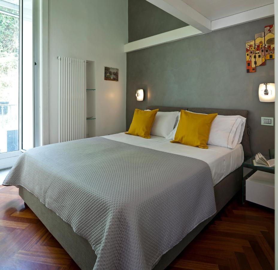 Elegant Apartment At Chiaia By Wonderful Italy Napoli Esterno foto