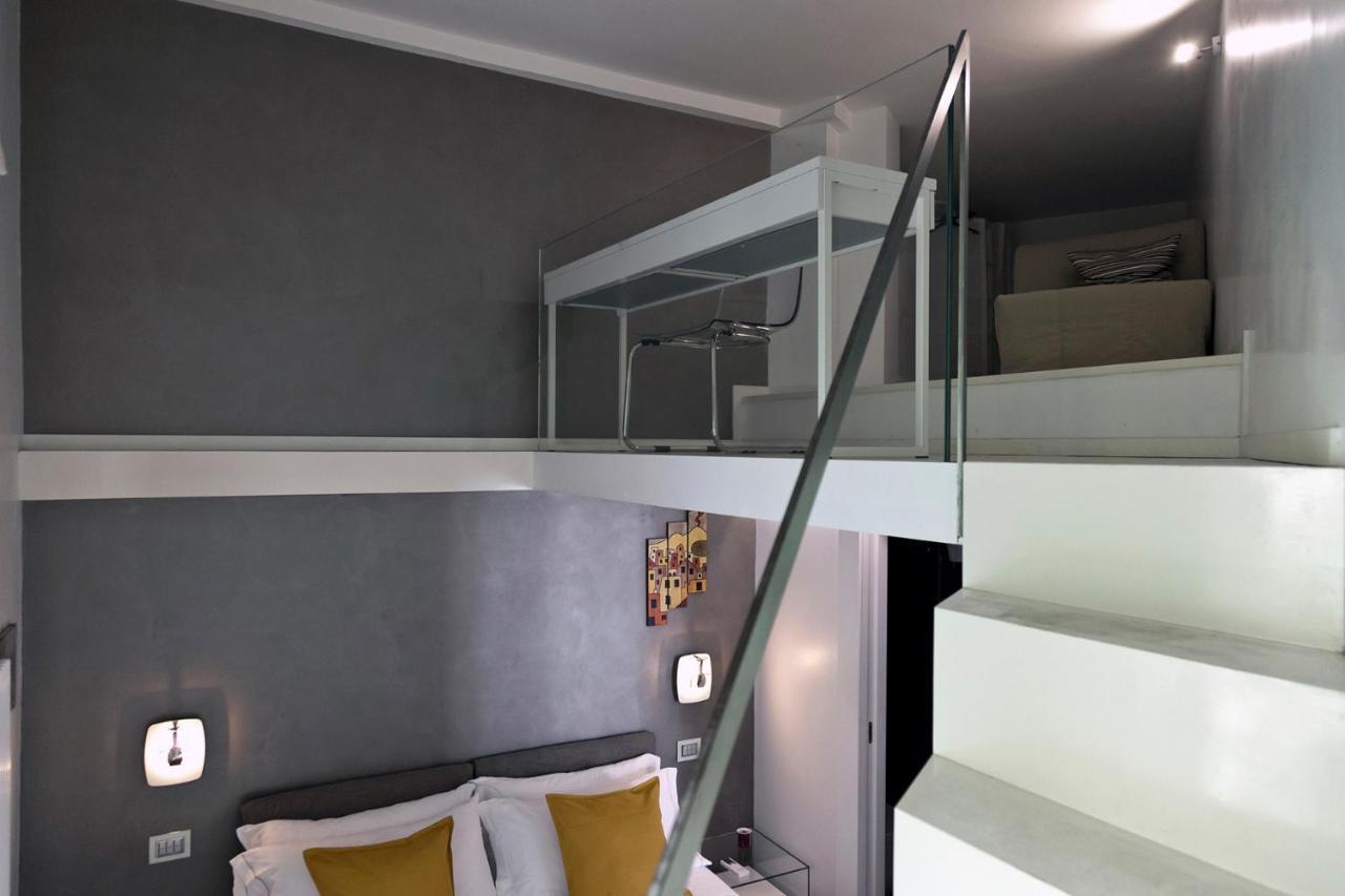 Elegant Apartment At Chiaia By Wonderful Italy Napoli Esterno foto
