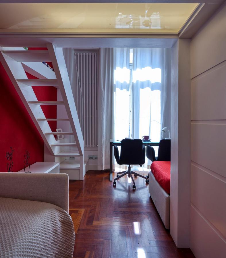 Elegant Apartment At Chiaia By Wonderful Italy Napoli Esterno foto
